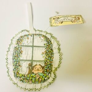 NWT Vintage 1985 Ivy Cottage Decorative Wall Hanging, Made In England